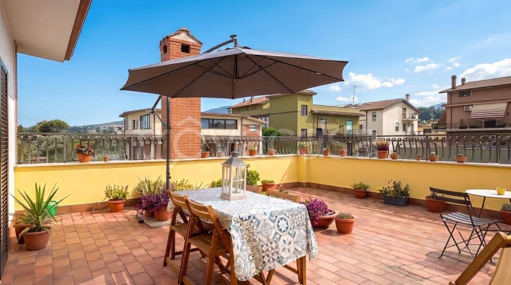 appartamento in vendita a San Cesareo in zona Colle di Fuori