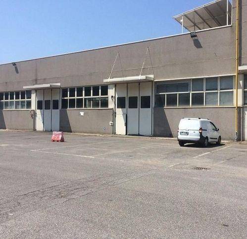 locale commerciale in vendita a Fiumicino in zona Focene