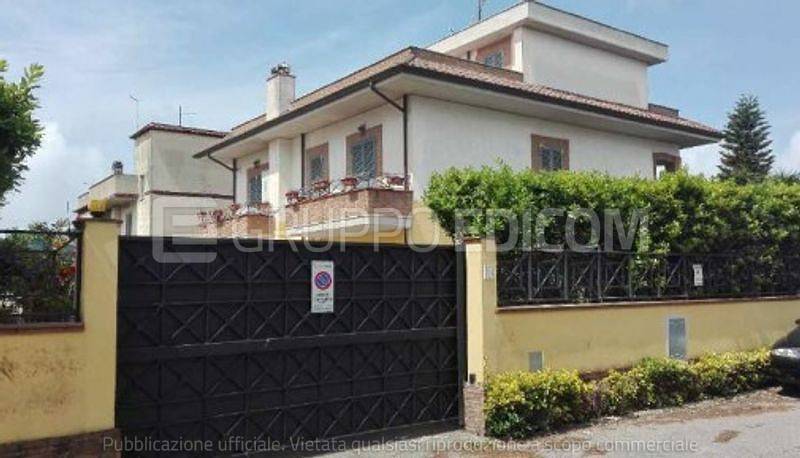 appartamento in vendita a Fiumicino in zona Isola Sacra