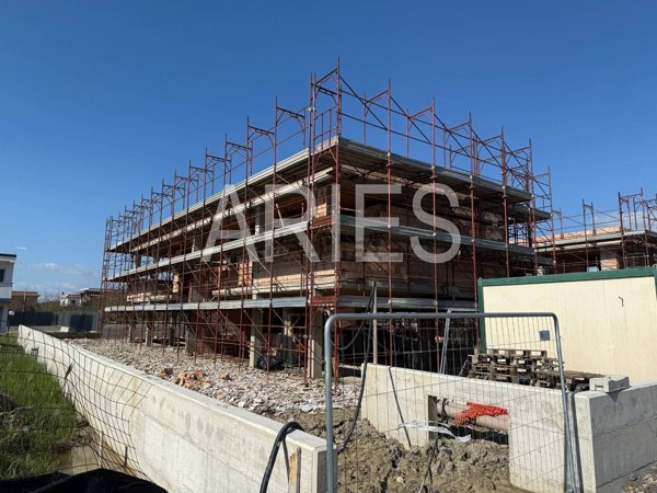 casa indipendente in vendita a Fiumicino