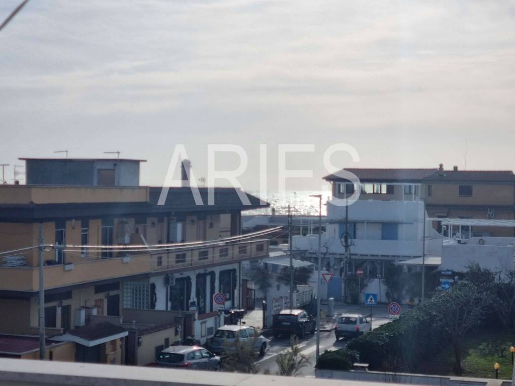appartamento in vendita a Fiumicino in zona Focene