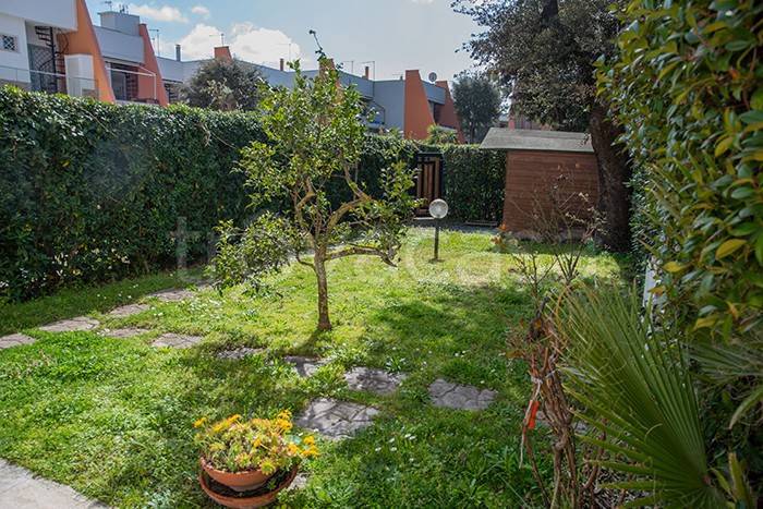 casa indipendente in vendita a Fiumicino in zona Fregene
