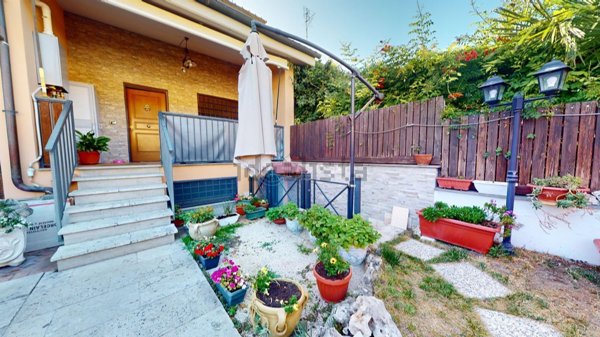 casa indipendente in vendita a Fiumicino in zona Aranova