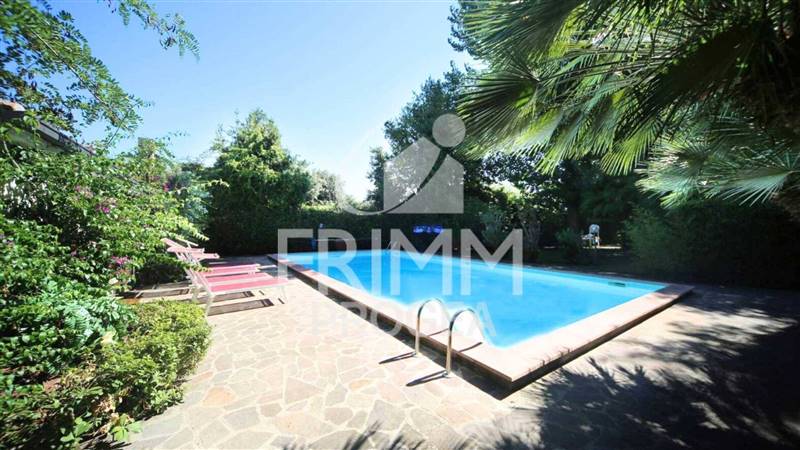 casa indipendente in vendita a Fiumicino in zona Fregene
