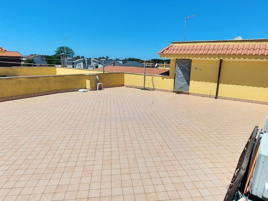 appartamento in vendita a Fiumicino in zona Isola Sacra