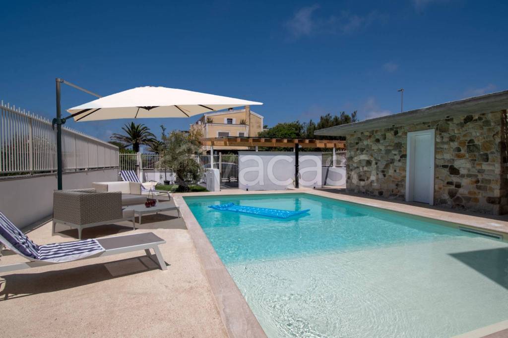 casa indipendente in vendita a Fiumicino in zona Fregene