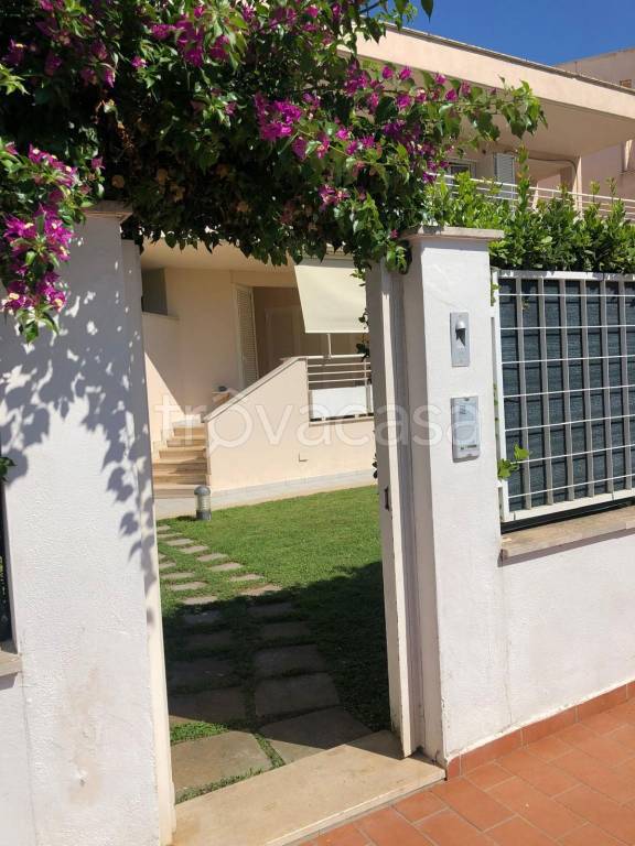 appartamento in vendita a Fiumicino in zona Fregene