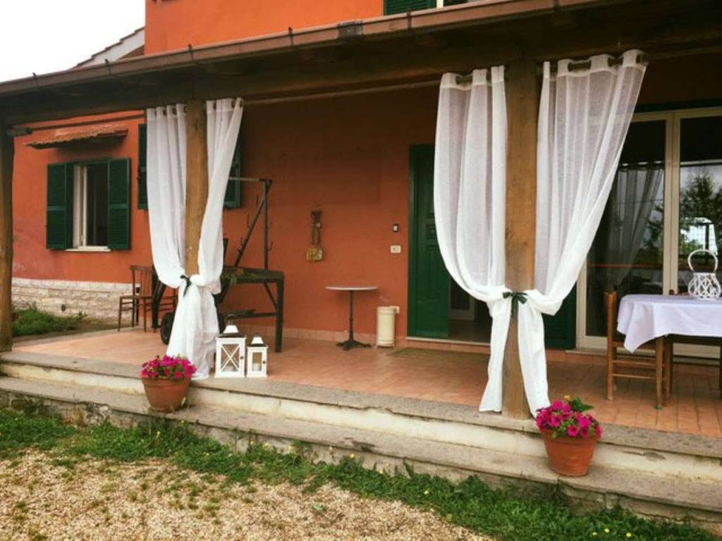 casa indipendente in vendita a Fiumicino