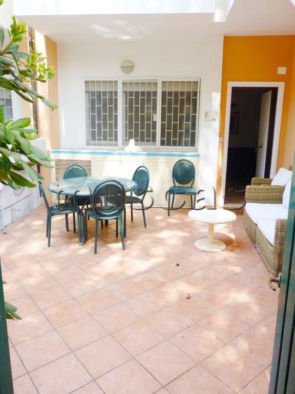 appartamento in vendita a Fiumicino in zona Fregene