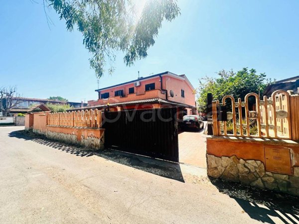 casa indipendente in vendita a Fiumicino in zona Isola Sacra