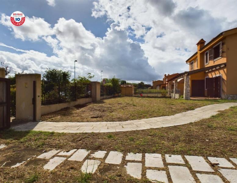 casa indipendente in vendita a Fiumicino