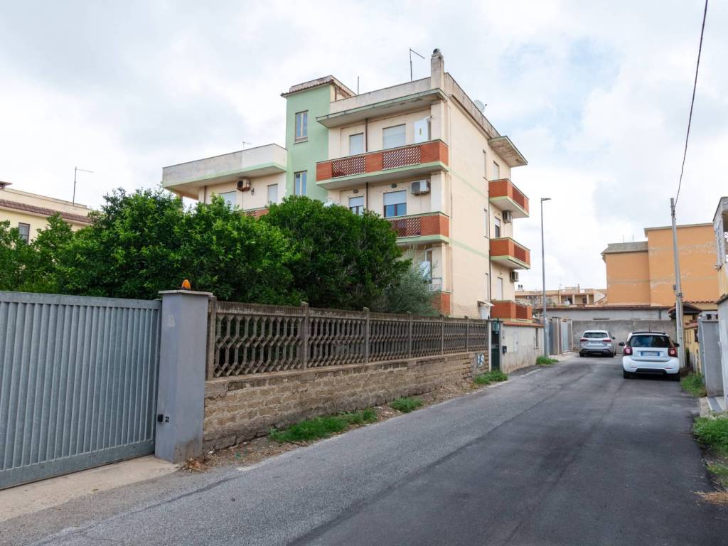 appartamento in vendita a Fiumicino in zona Isola Sacra