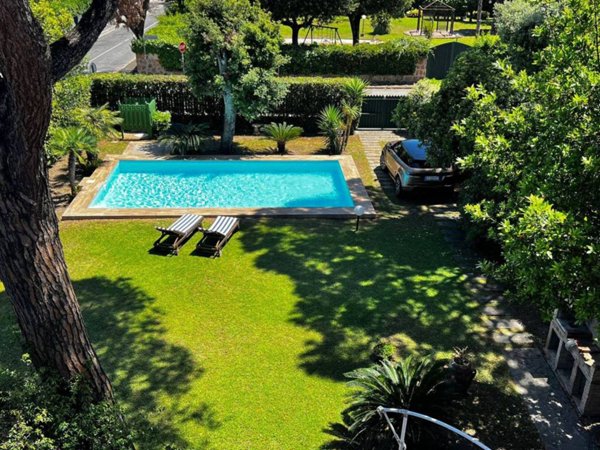 casa indipendente in vendita a Fiumicino in zona Fregene