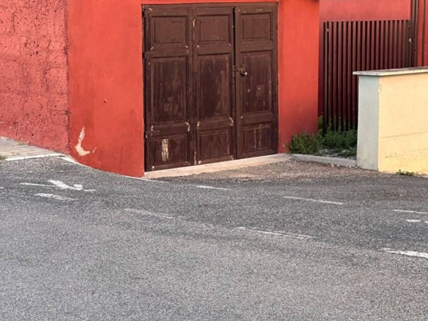 locale di sgombero in vendita a Fiumicino in zona Maccarese