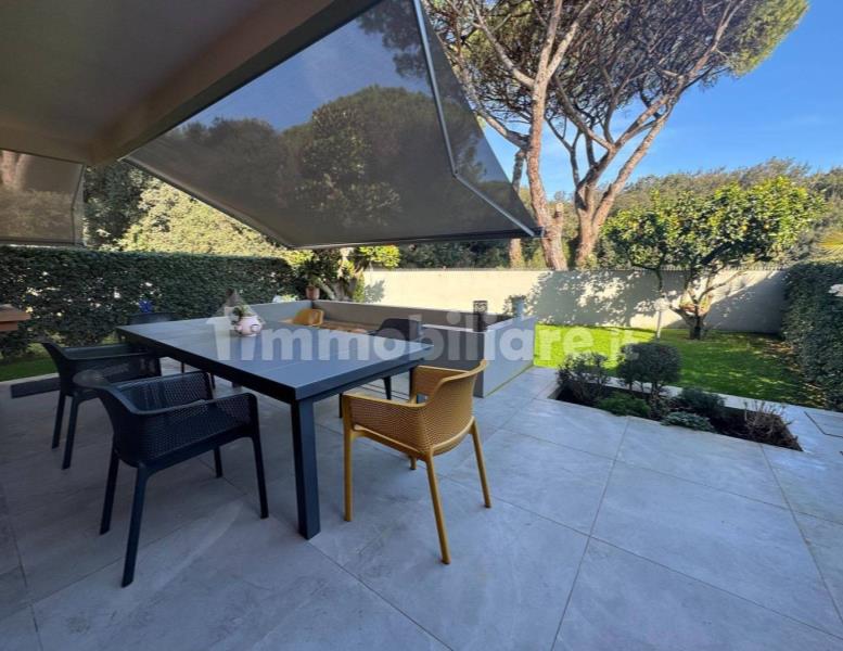 casa indipendente in vendita a Fiumicino in zona Fregene