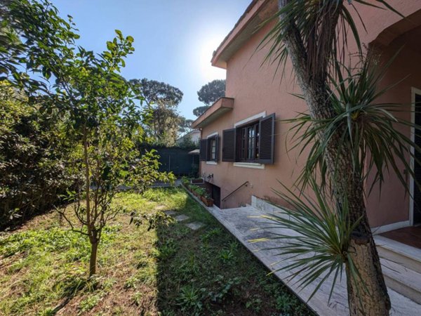 casa indipendente in vendita a Fiumicino in zona Fregene