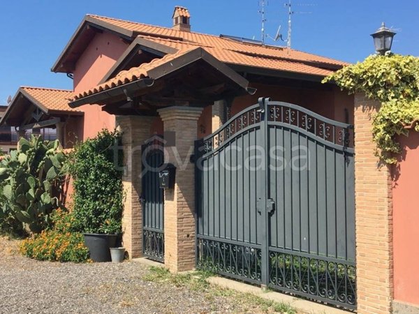 casa indipendente in vendita a Fiumicino in zona Isola Sacra
