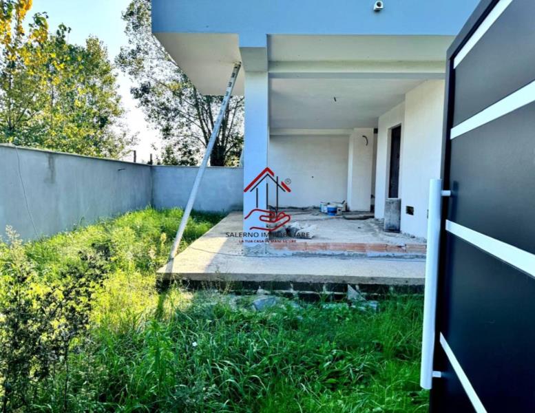 casa indipendente in vendita a Fiumicino in zona Isola Sacra