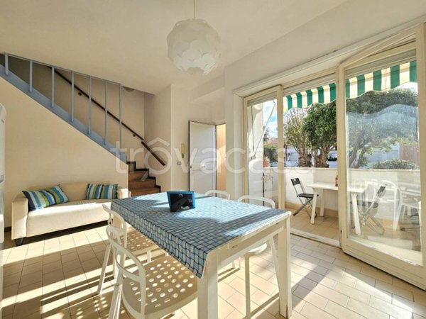 casa indipendente in vendita a Fiumicino in zona Fregene