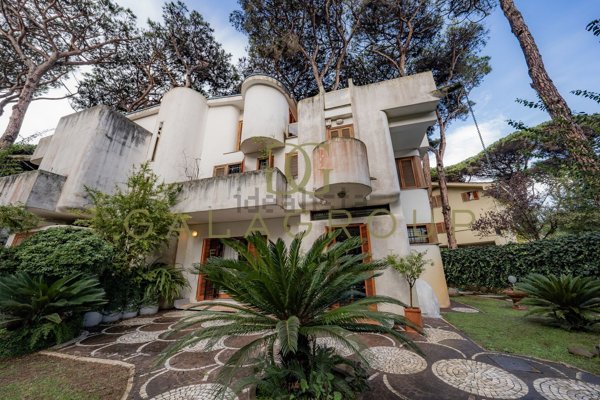 casa indipendente in vendita a Fiumicino in zona Fregene