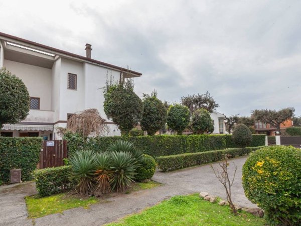 casa indipendente in vendita a Fiumicino in zona Fregene