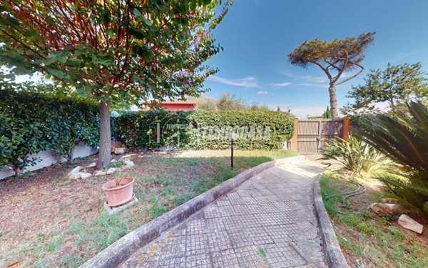 casa indipendente in vendita a Fiumicino in zona Aranova