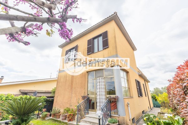 casa indipendente in vendita a Fiumicino in zona Aranova