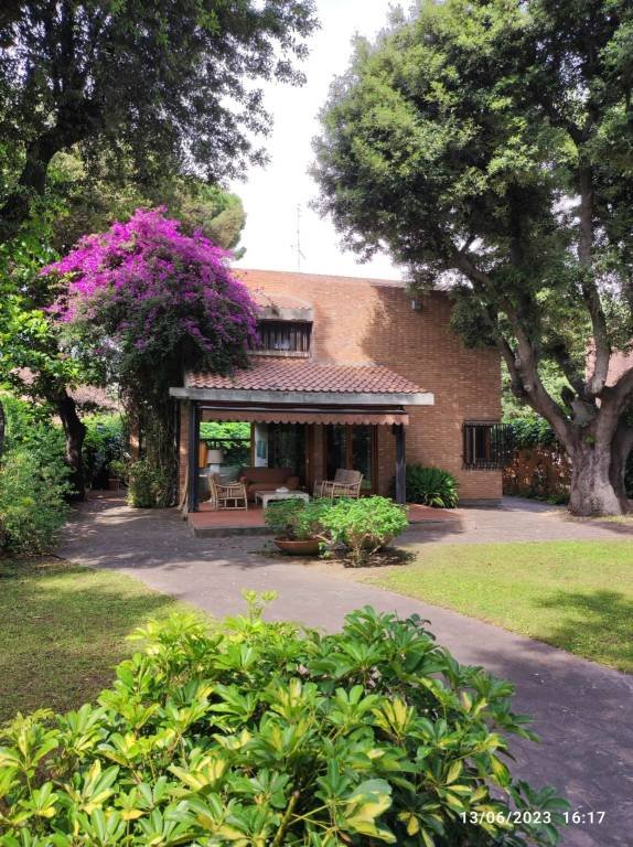 casa indipendente in vendita a Fiumicino in zona Fregene