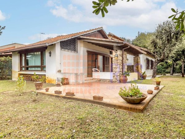 casa indipendente in vendita a Fiumicino in zona Fregene