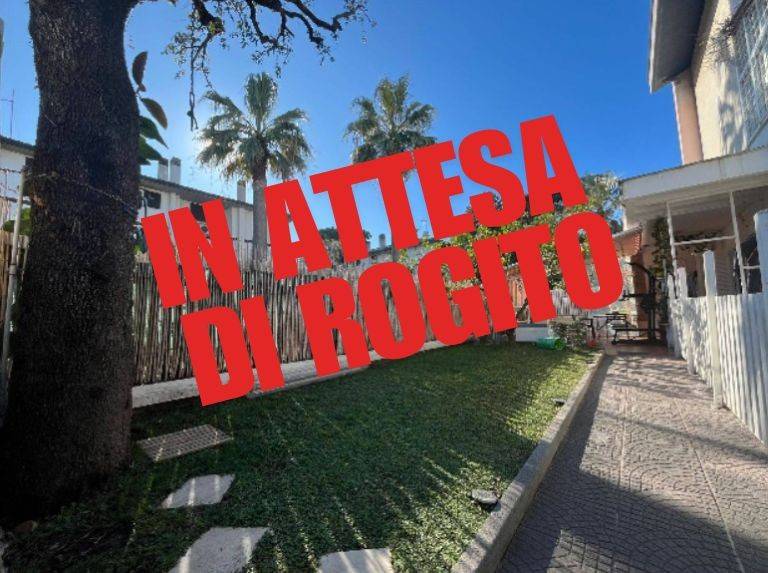 casa indipendente in vendita a Fiumicino in zona Fregene