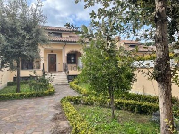 casa indipendente in vendita a Fiumicino