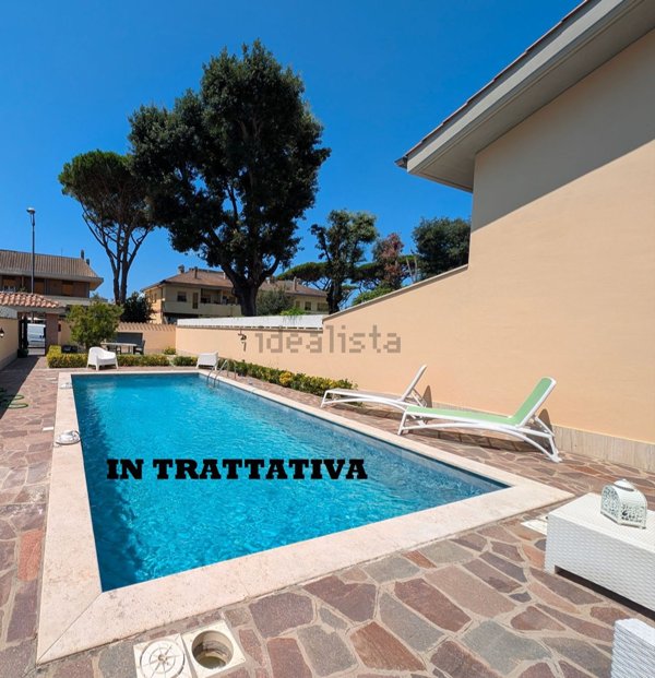 casa indipendente in vendita a Fiumicino