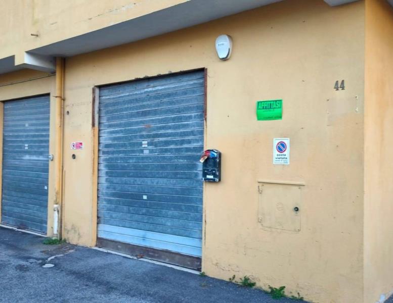 negozio in vendita a Fiumicino