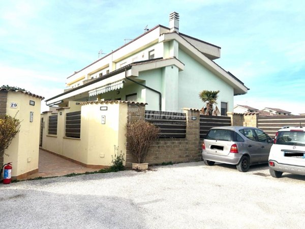 casa indipendente in vendita a Fiumicino