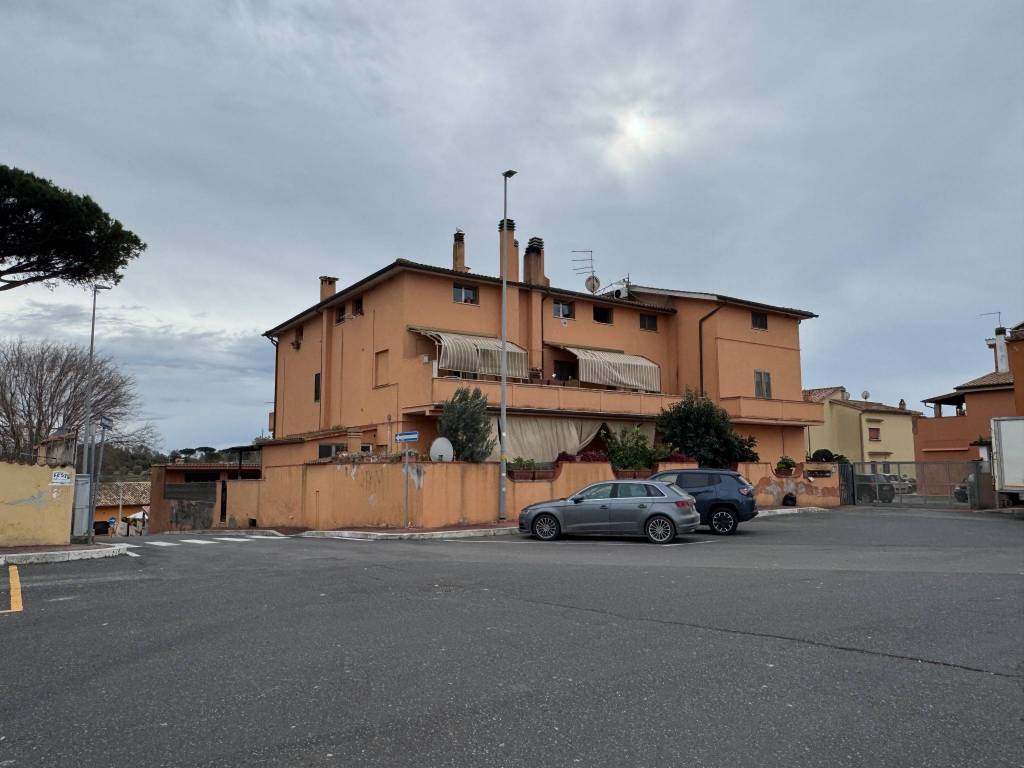 appartamento in vendita a Fiumicino in zona Palidoro
