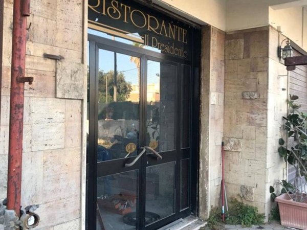 negozio in vendita a Fiumicino in zona Palidoro