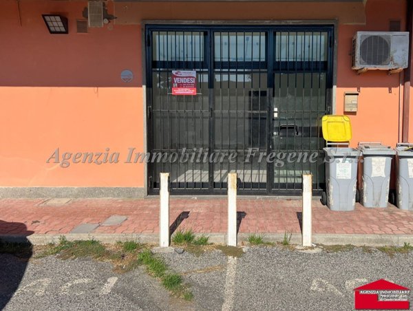 locale commerciale in vendita a Fiumicino in zona Fregene