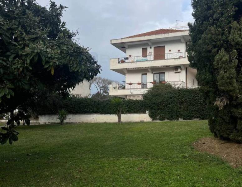 appartamento in vendita a Fiumicino in zona Aranova