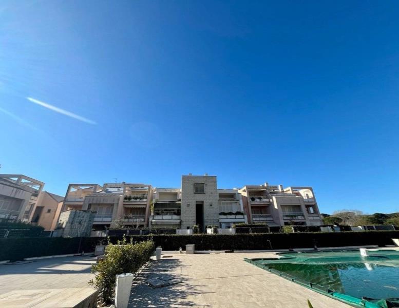 appartamento in vendita a Fiumicino in zona Fregene