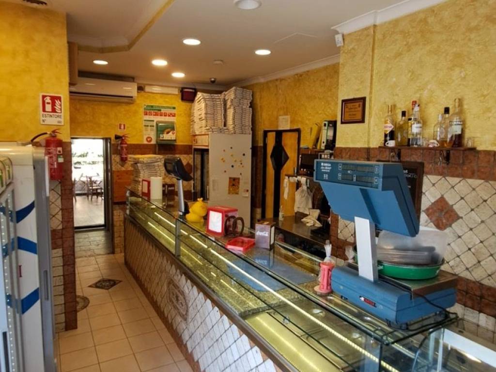 negozio in vendita a Fiumicino