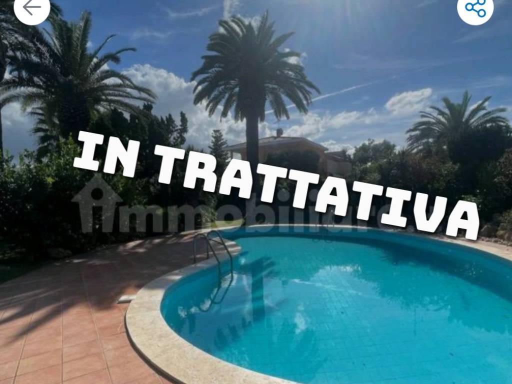 casa indipendente in vendita a Fiumicino in zona Fregene