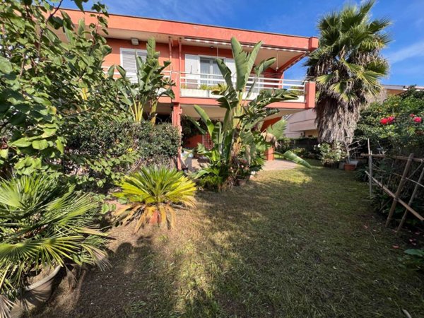 casa indipendente in vendita a Fiumicino in zona Palidoro