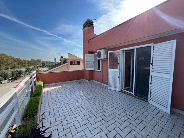 casa indipendente in vendita a Fiumicino in zona Palidoro