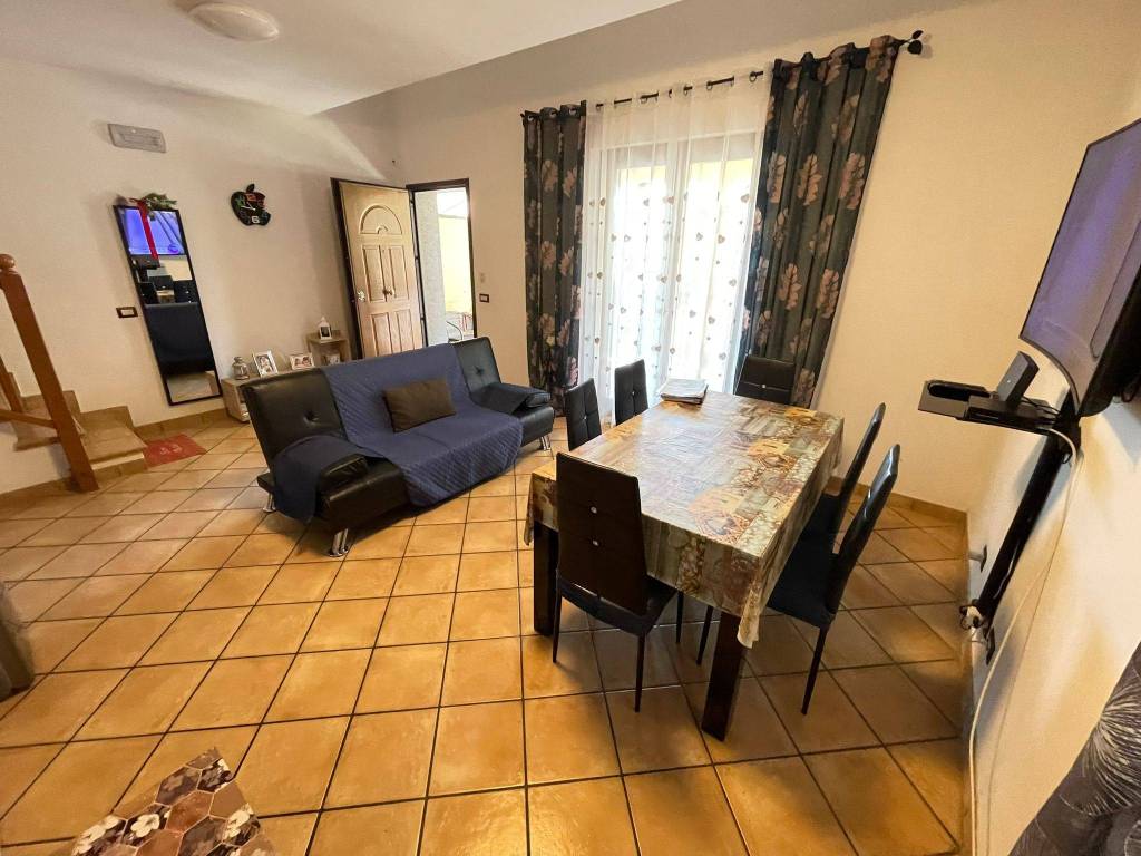 casa indipendente in vendita a Fiumicino in zona Aranova