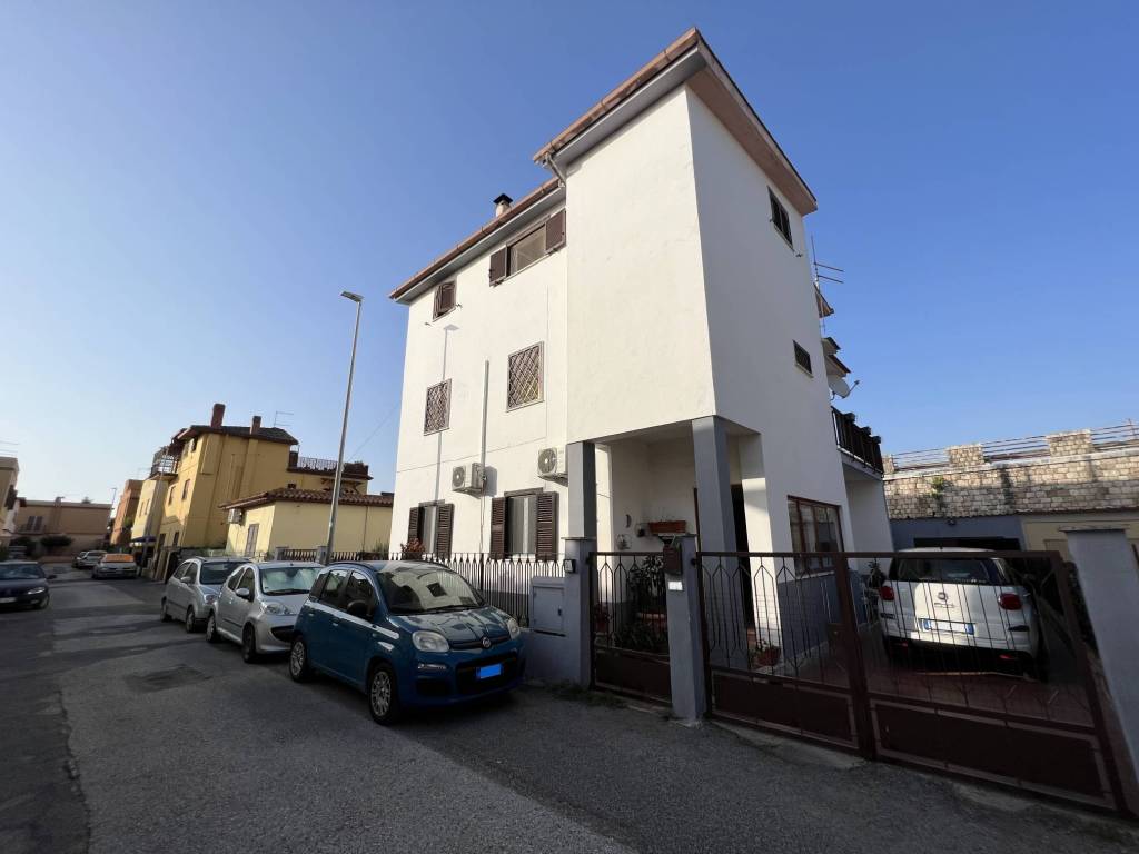 appartamento in vendita a Fiumicino in zona Maccarese