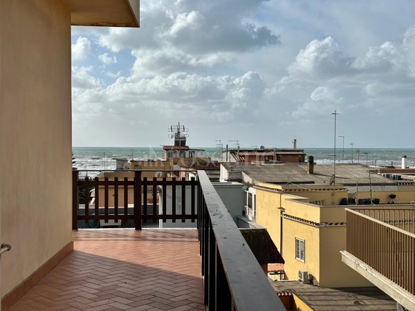 appartamento in vendita a Fiumicino in zona Fregene