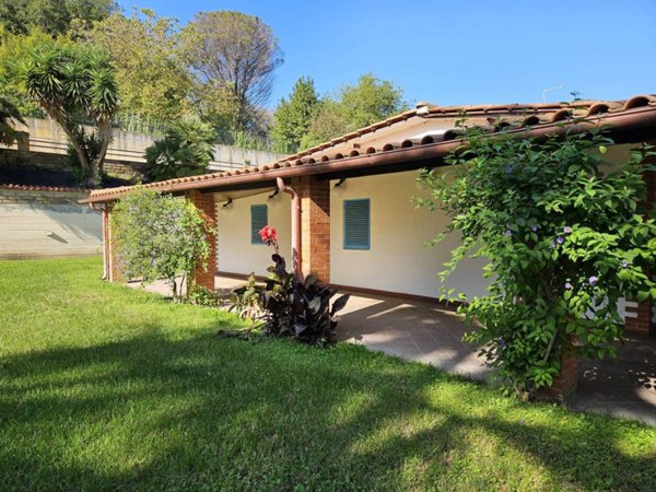 casa indipendente in vendita a Fiumicino in zona Fregene