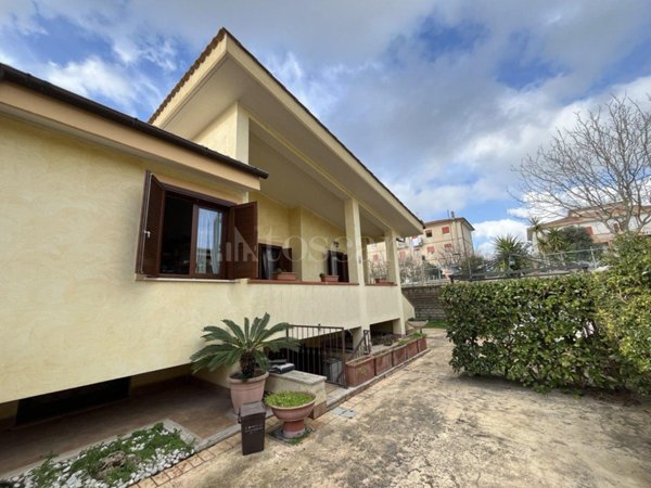 casa indipendente in vendita a Fiumicino in zona Aranova