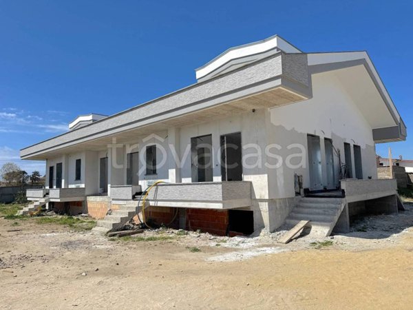 casa indipendente in vendita a Fiumicino in zona Isola Sacra