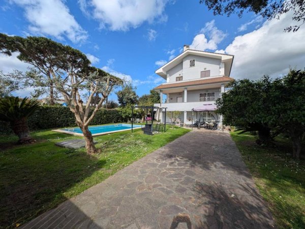casa indipendente in vendita a Fiumicino in zona Maccarese